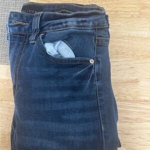 High Rise Blue Jeans with Distressed Look